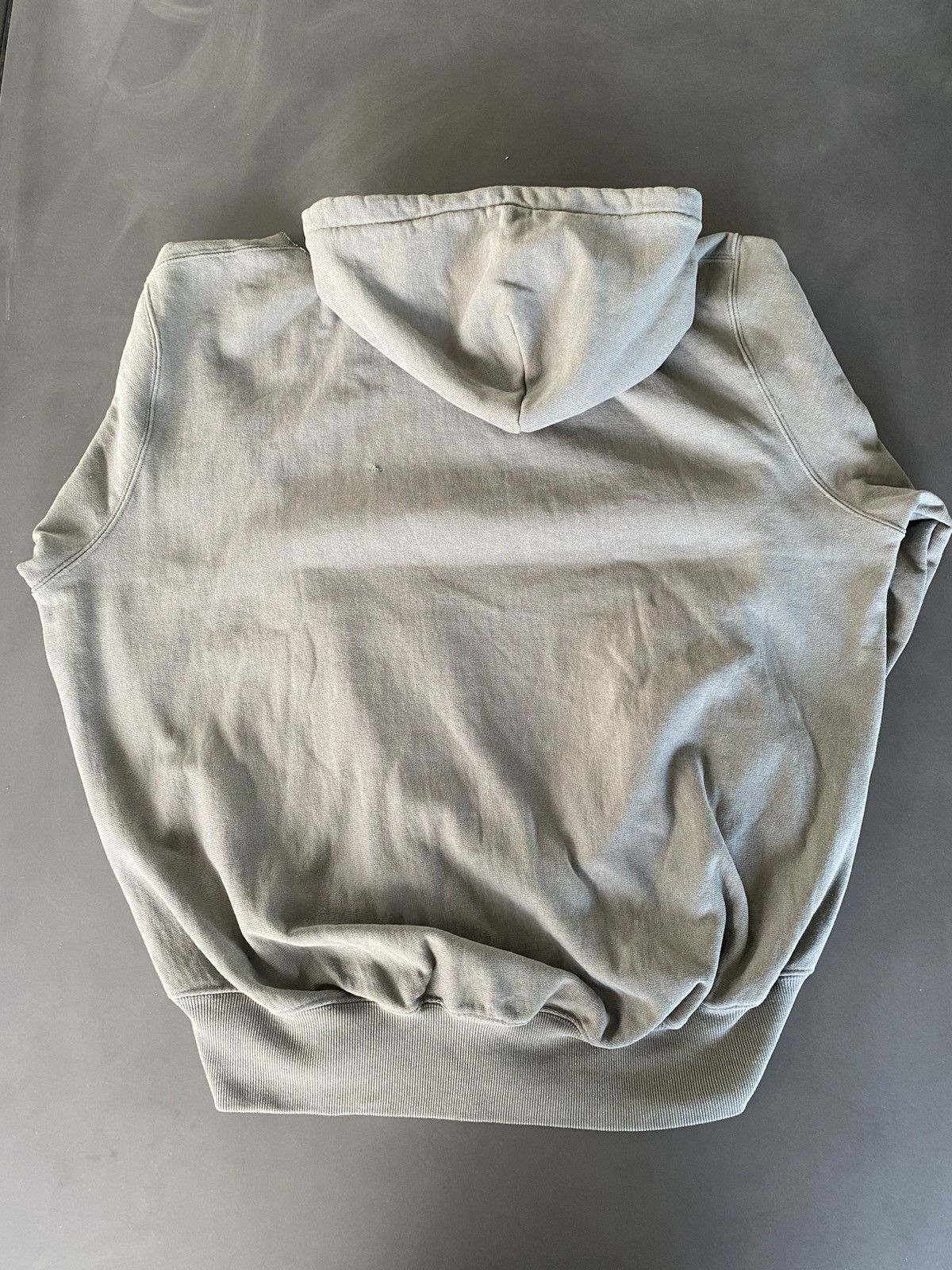 Champion × Vetements VETEMENTS SS17 - Gray Champion Shoulder Cutout Hoodie Size US XS / EU 42 / 0 - 2 Thumbnail