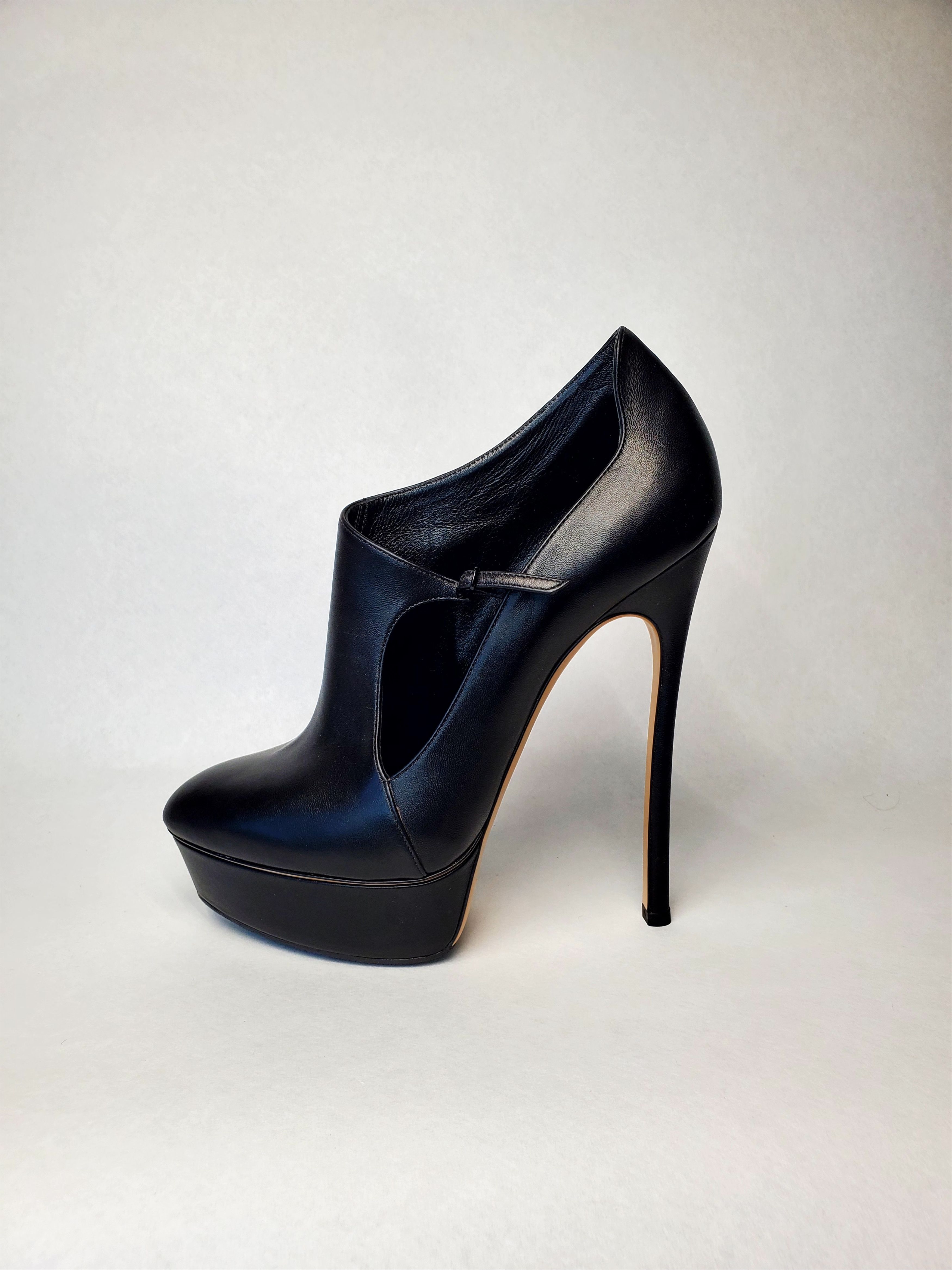 Casadei asadei Black Leather Ankle Boots 40 – New w/ Box & Dust Bag Size US 10 / IT 40 - 3 Thumbnail