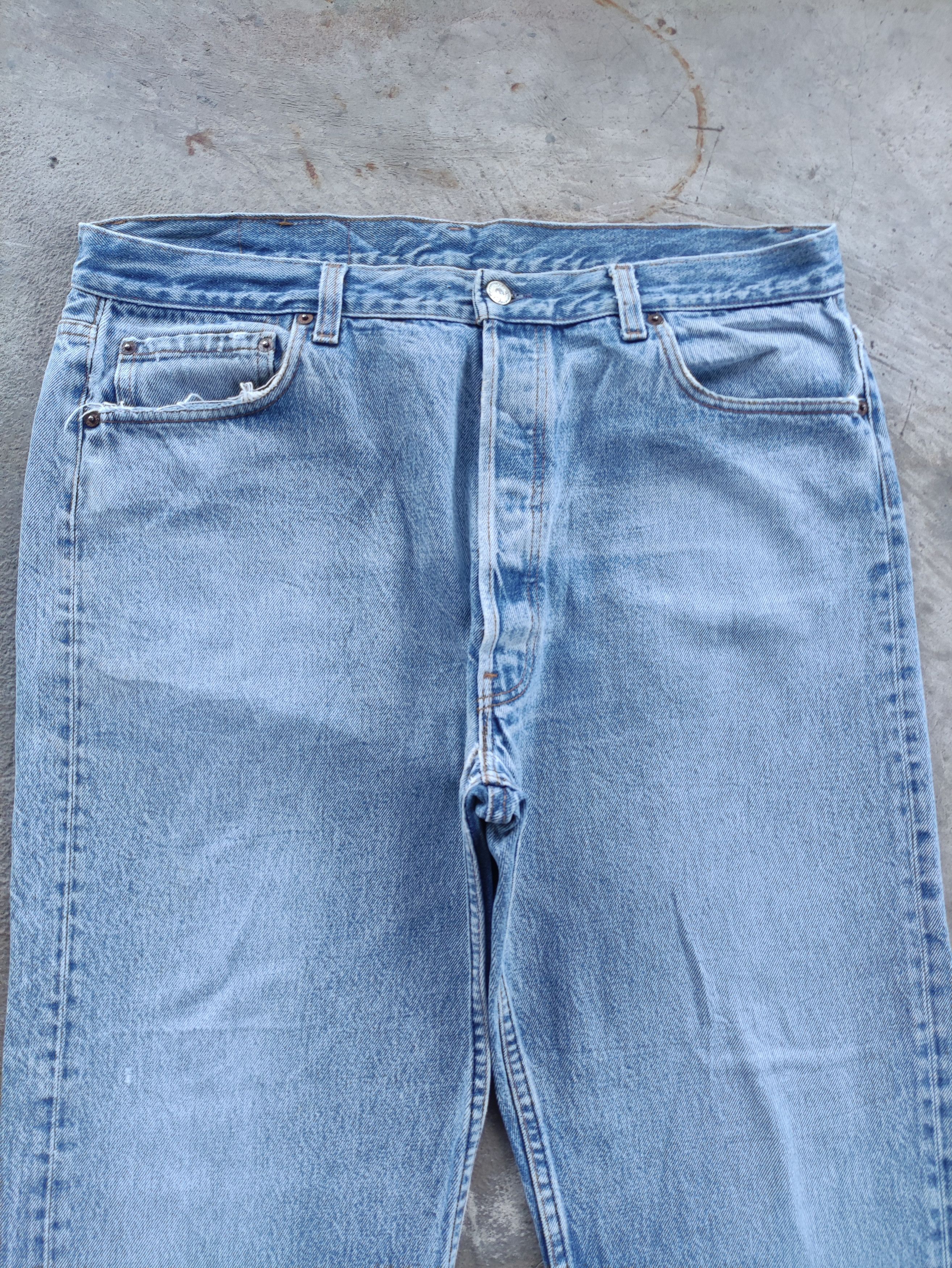 Levi's Vintage Levis Button Jean Distressed Faded Denim Size US 37 - 3 Thumbnail