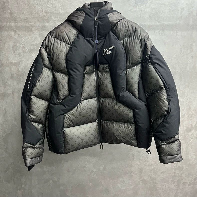 Louis Vuitton Louis Vuitton Gray 2054 Hooded Down Jacket Size US XL / EU 56 / 4 - 1 Thumbnail
