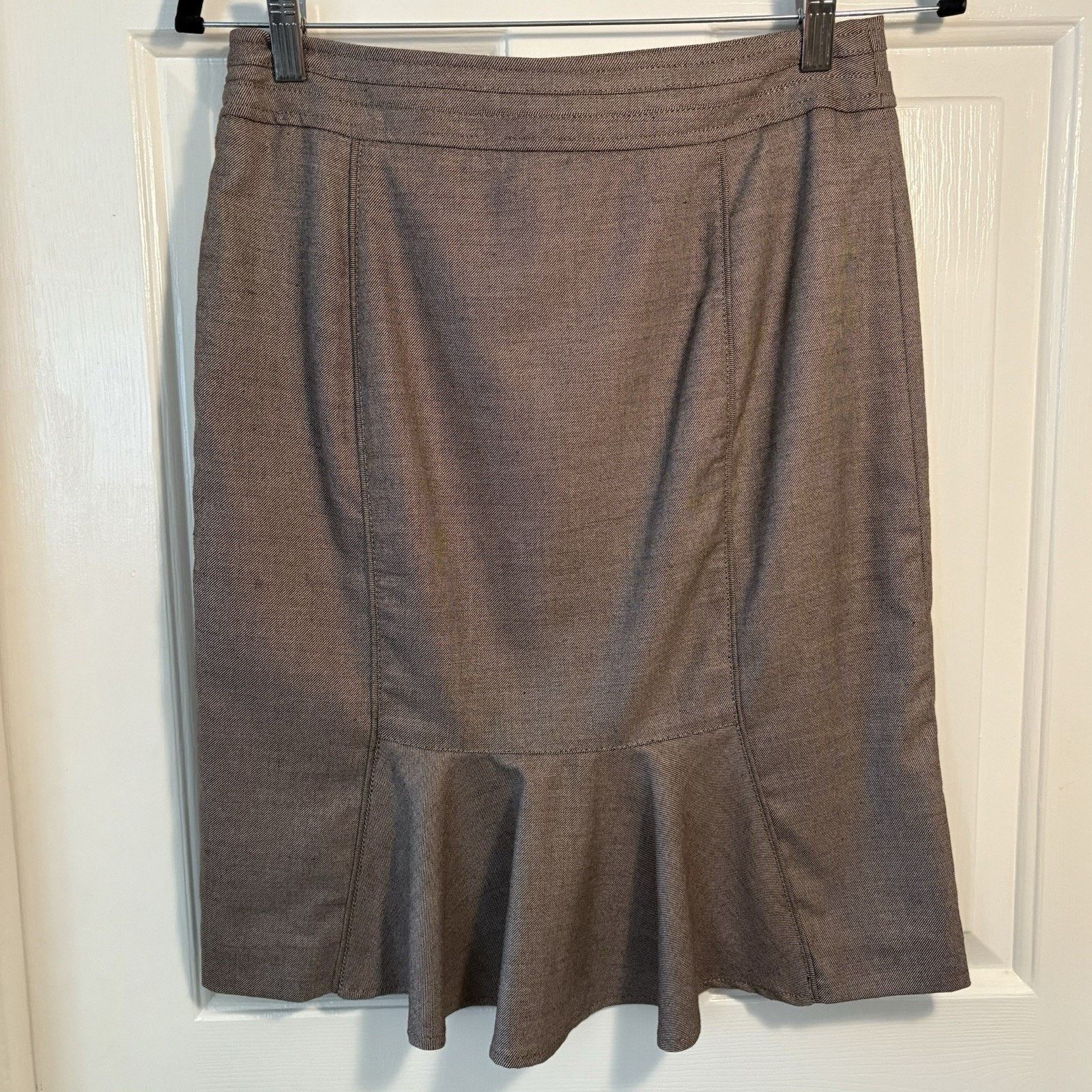 White House Black Market White House Black Market Brown Pleated-Back Skirt - Size 4 Size 27" / US 4 / IT 40 - 4 Thumbnail