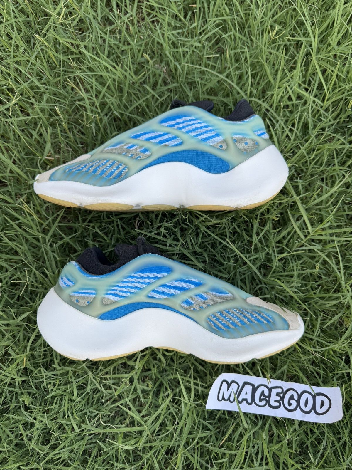 Yeezy Yeezy 700 V2 Arzareth Size US 6.5 / IT 36.5 - 3 Thumbnail