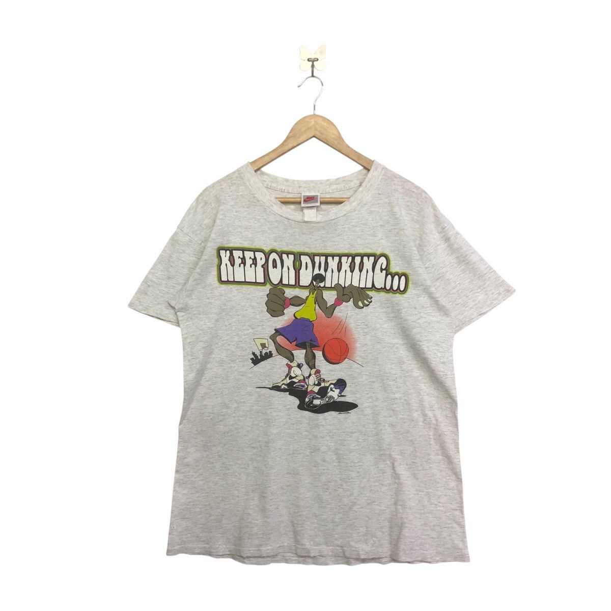 VINTAGE NIKE KEEP ON DUNKING GRAFITI TSHIRT