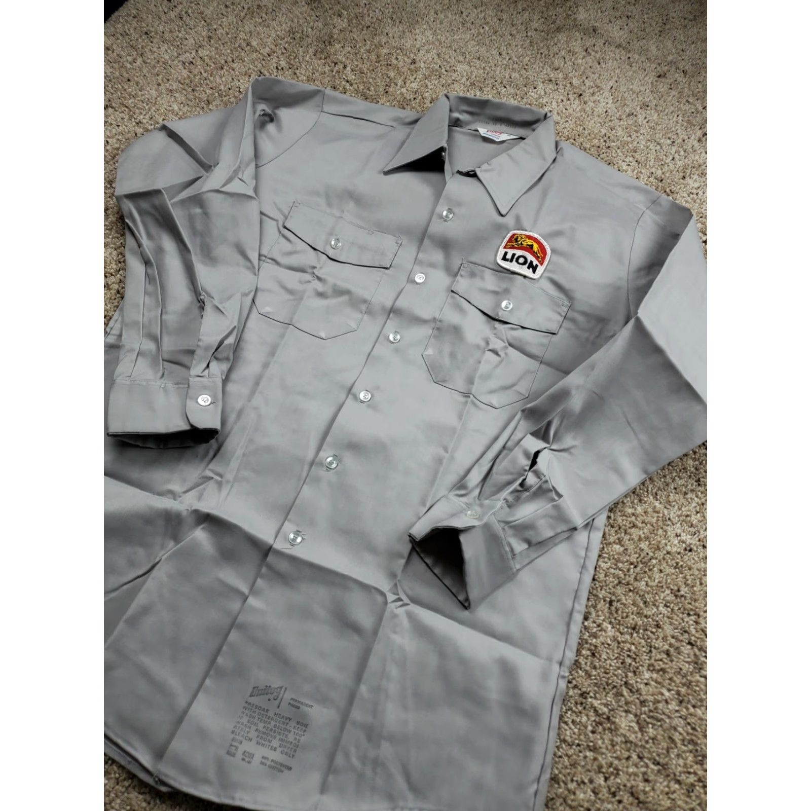 Vintage VINTAGE Unitog Work Shirt 16-16.5 33 Gray Lion Petroleum Point Collar NOS 70s Mens Size US XL / EU 56 / 4 - 2 Thumbnail
