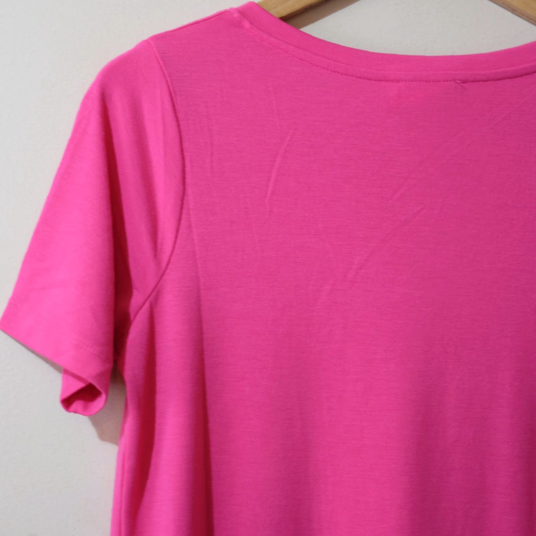 Vintage Zenana Outfitters T-Shirt Magenta V-Neck Short Sleeve Womens M Shirt Size M / US 6-8 / IT 42-44 - 6 Thumbnail