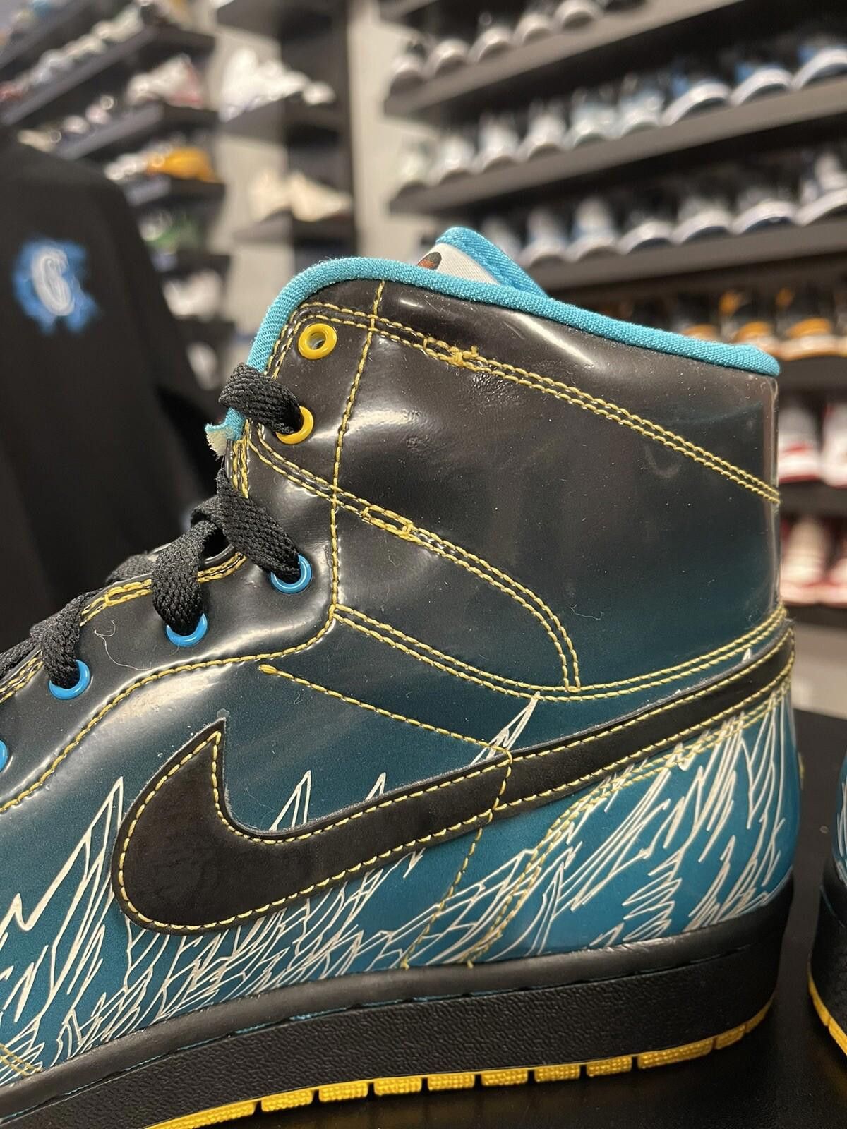 Jordan Brand Size 12 - Air Jordan 1 Retro 2008 High Doernbecher 🔥 Size US 12 / EU 45 - 6 Thumbnail