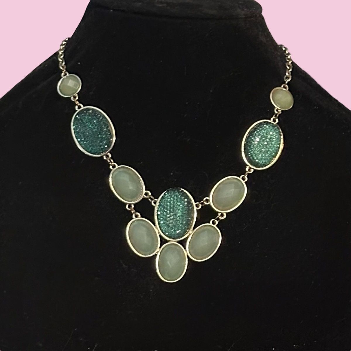 Other Gold tone seafoam green statement necklace Size ONE SIZE - 1 Thumbnail