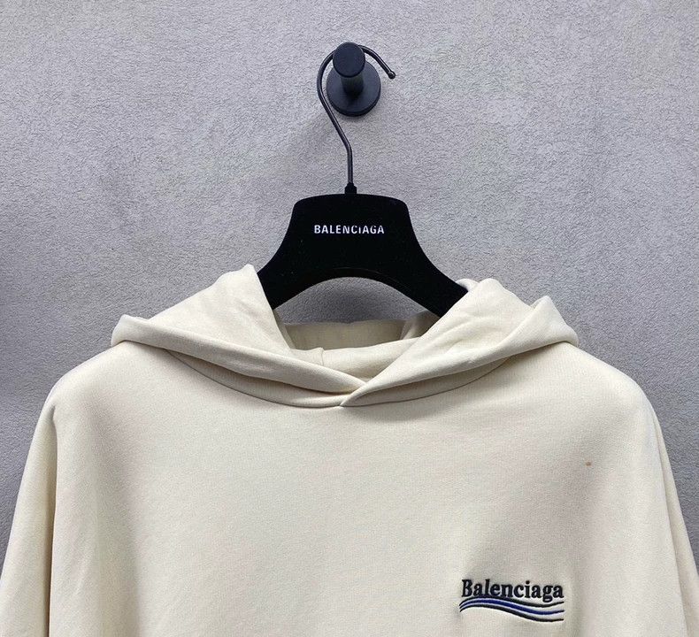 Balenciaga Balenciaga Sweatshirt – Size M Size US M / EU 48-50 / 2 - 4 Thumbnail
