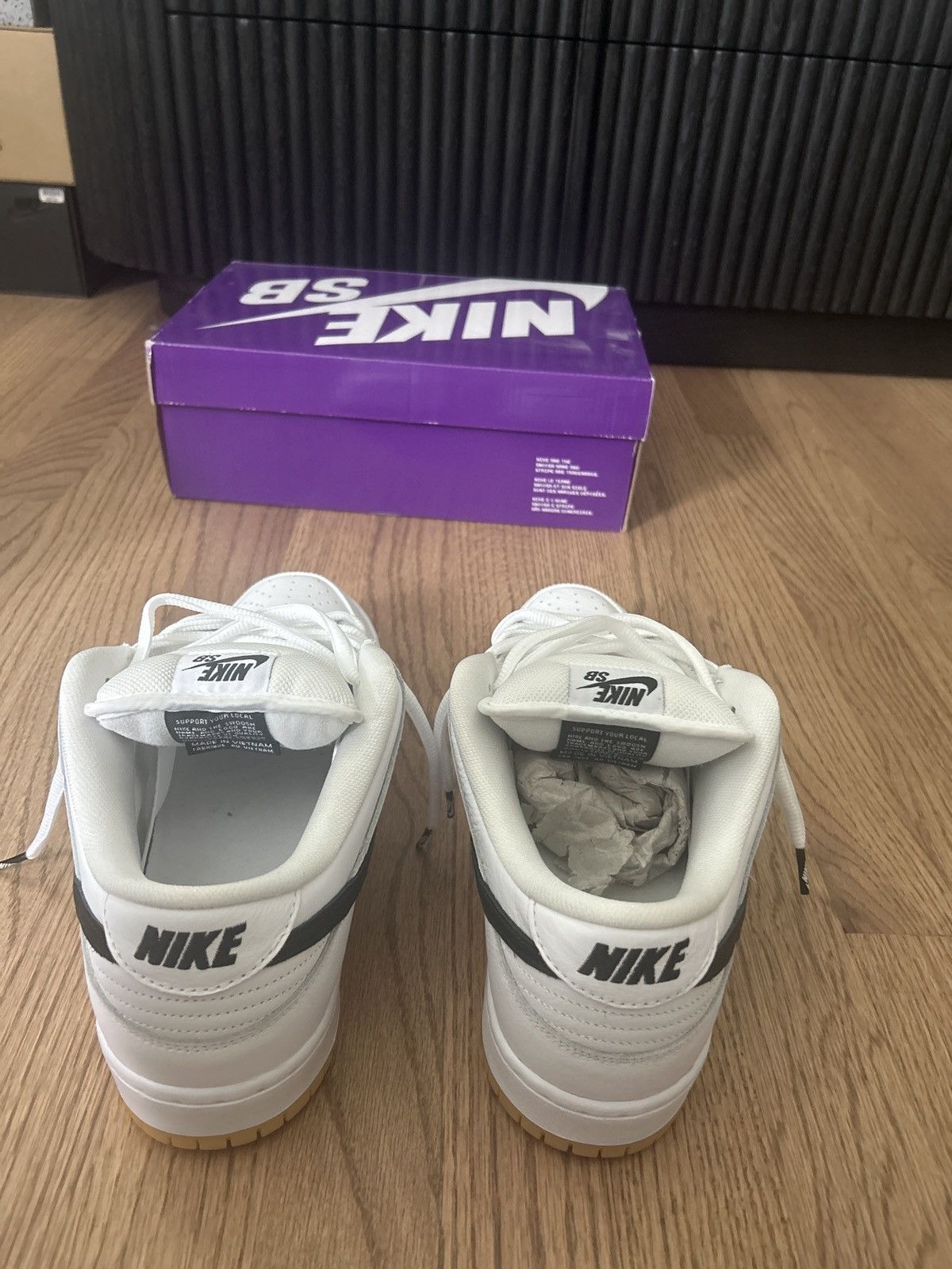 Nike Nike Dunk Low SB “White Gum” Size US 11 / EU 44 - 4 Thumbnail