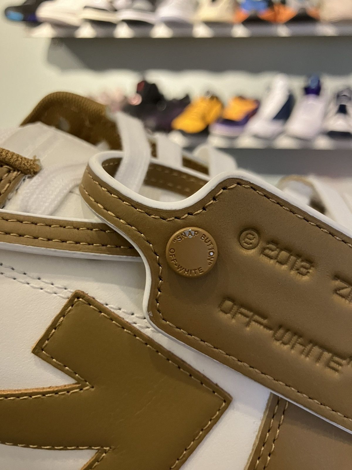 Off-White Off-White Out of Office 'Light Brown' Size US 10 / EU 43 - 9 Thumbnail