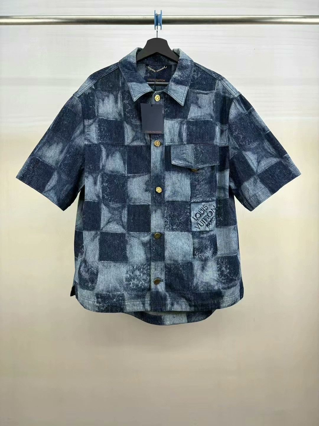 Louis Vuitton Louis Vuitton Blue Checkered Short Sleeve Shirt Size US XL / EU 56 / 4 - 1 Thumbnail
