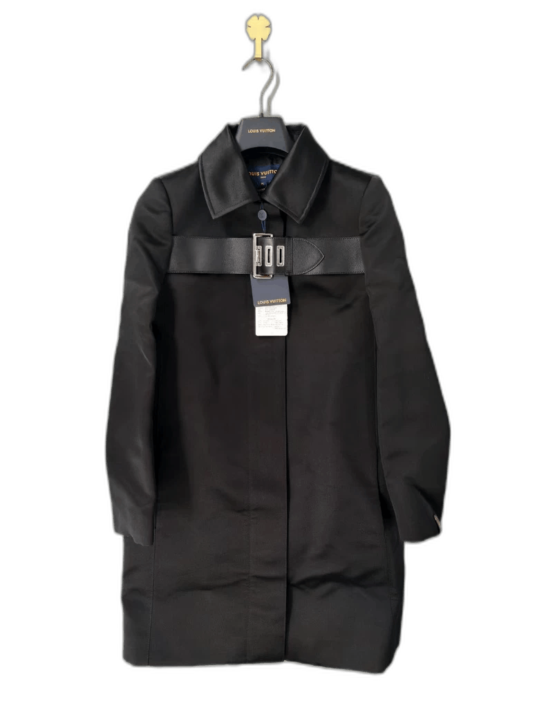 Louis Vuitton Louis Vuitton Black Coat with Belt Detail Size US S / EU 44-46 / 1 - 1 Thumbnail