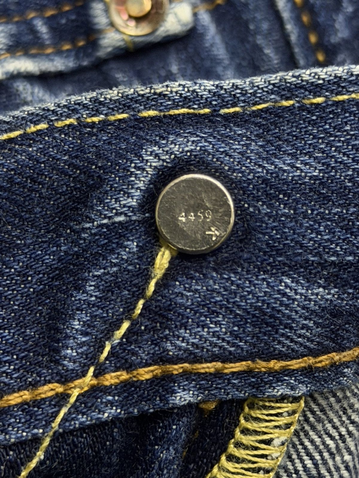 Levi's Vintage Levi’s 502 Denim Jeans | Slim Regular Straight | W33 Size US 33 - 15 Thumbnail