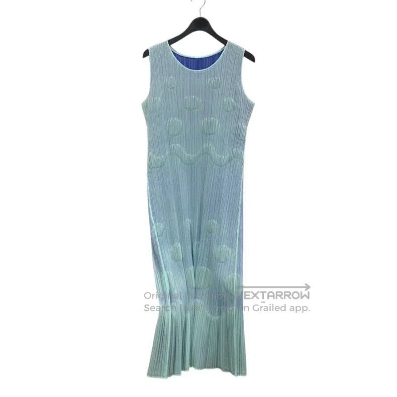 Issey Miyake Issey Miyake Embossed Float Dress Size XL / US 12-14 / IT 48-50 - 1 Thumbnail