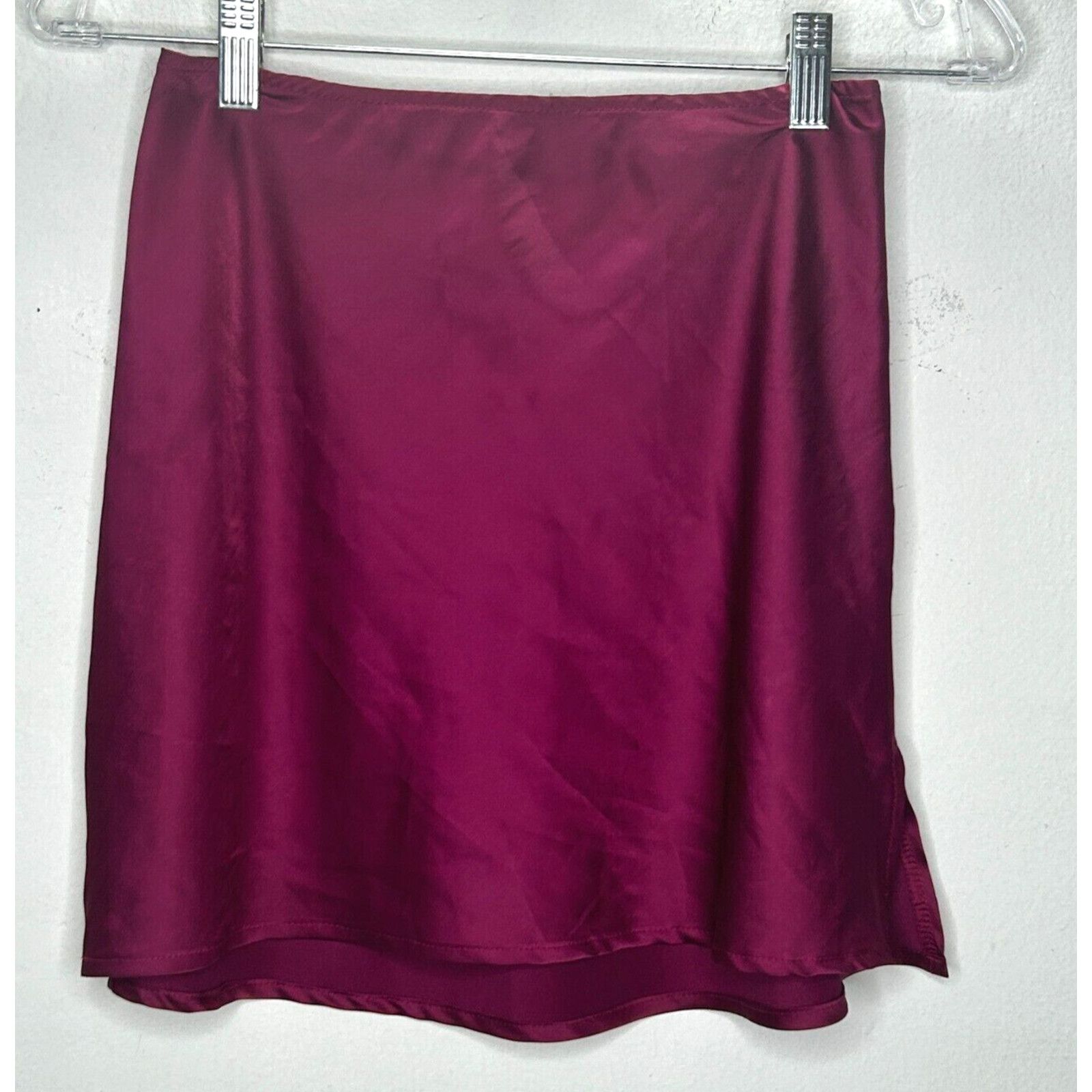 Other Magenta Satin Side-Zip Flowy Mini Skirt with Side Slit S Size 26" / US 2 / IT 38 - 3 Thumbnail
