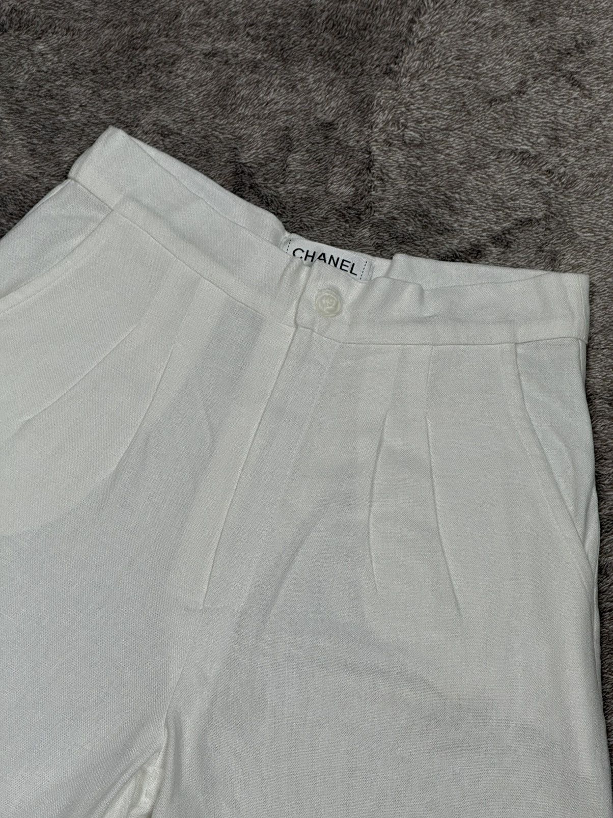 Chanel Chanel Off White Linen Textured Pleat Pocket Shorts Size 34 Size 24" / US 00 / IT 34 - 7 Thumbnail