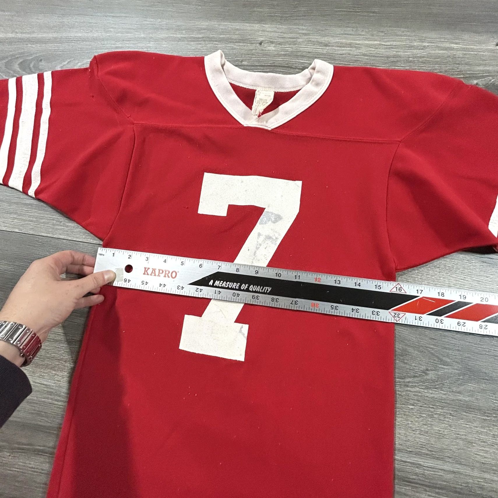 Vintage VINTAGE 50s True Football Jersey Mens XS Red Jersey 7 Graphic Print 3/4 Sleeve Pullover Knit Nylon V-Neck Retro Sports Size US XS / EU 42 / 0 - 4 Thumbnail