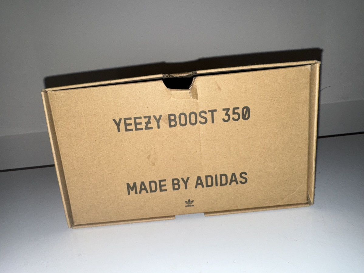 Adidas Yeezy Boost 350 V2 Sulfur Size US 11 / EU 44 - 12 Thumbnail