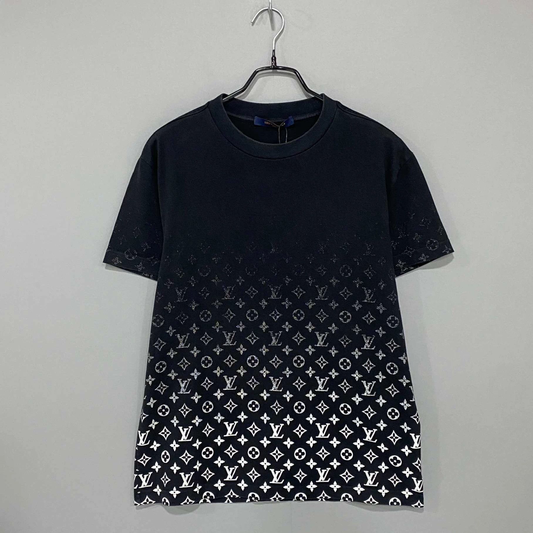 Louis Vuitton LV Black Gradient Monogram AOP T-shirt XS Size XS / US 0-2 / IT 36-38 - 1 Thumbnail
