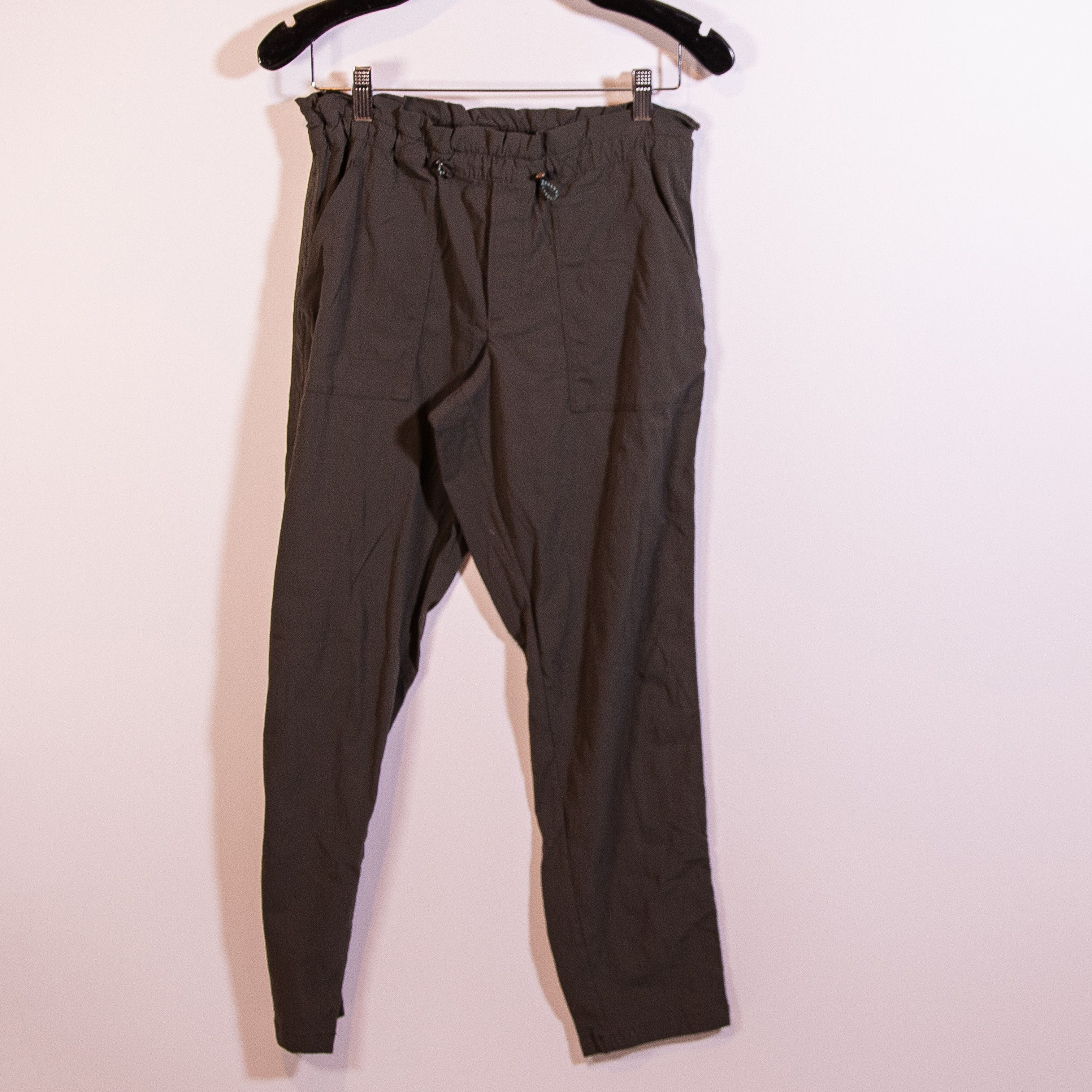 Athleta Athleta Women's Trekkie Paper Bag Mid Size 30" / US 8 / IT 44 - 1 Thumbnail