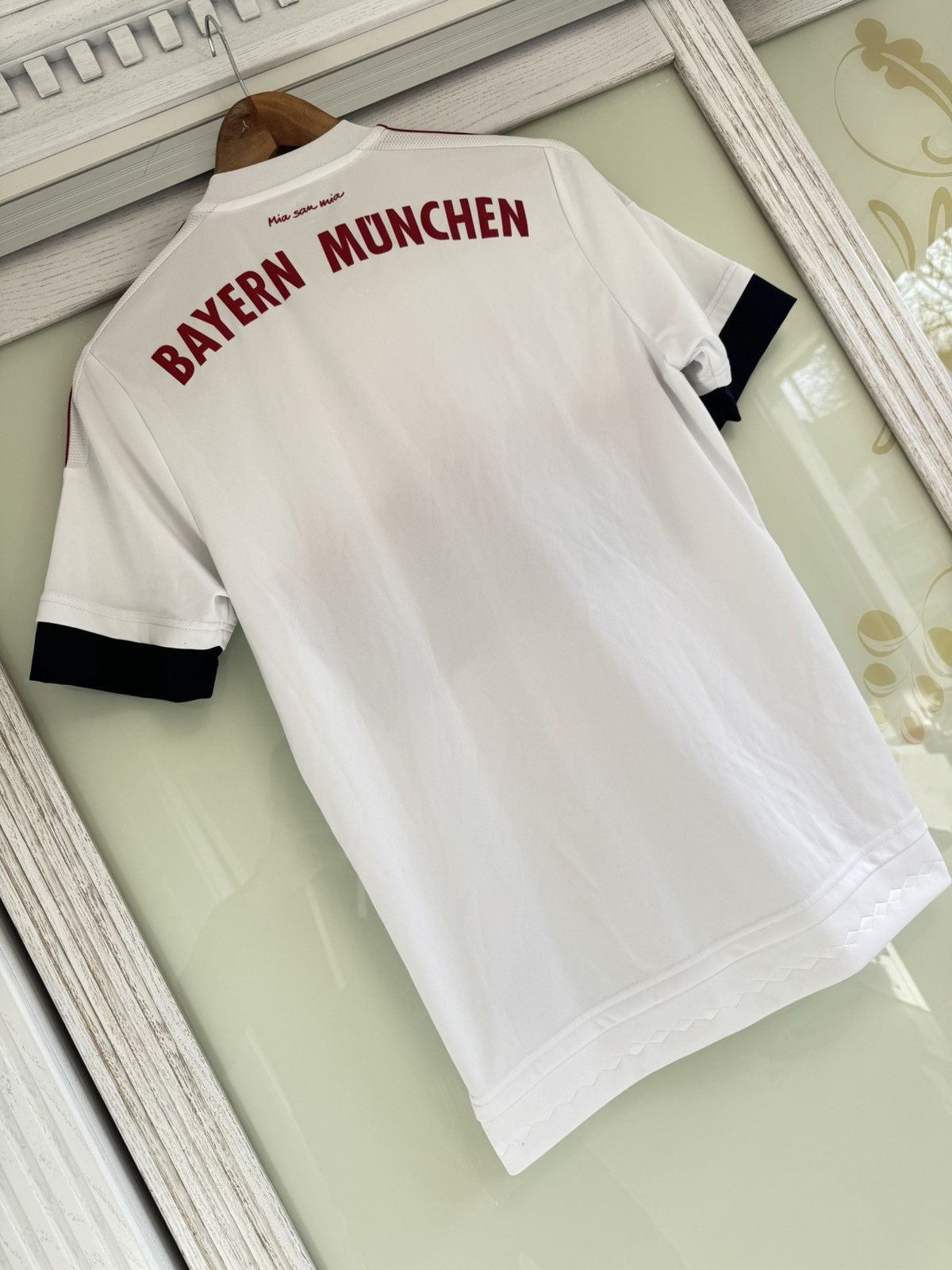 Adidas Bayern Munich 2015-2016 Away Soccer Jersey Football Shirt Size US S / EU 44-46 / 1 - 9 Thumbnail