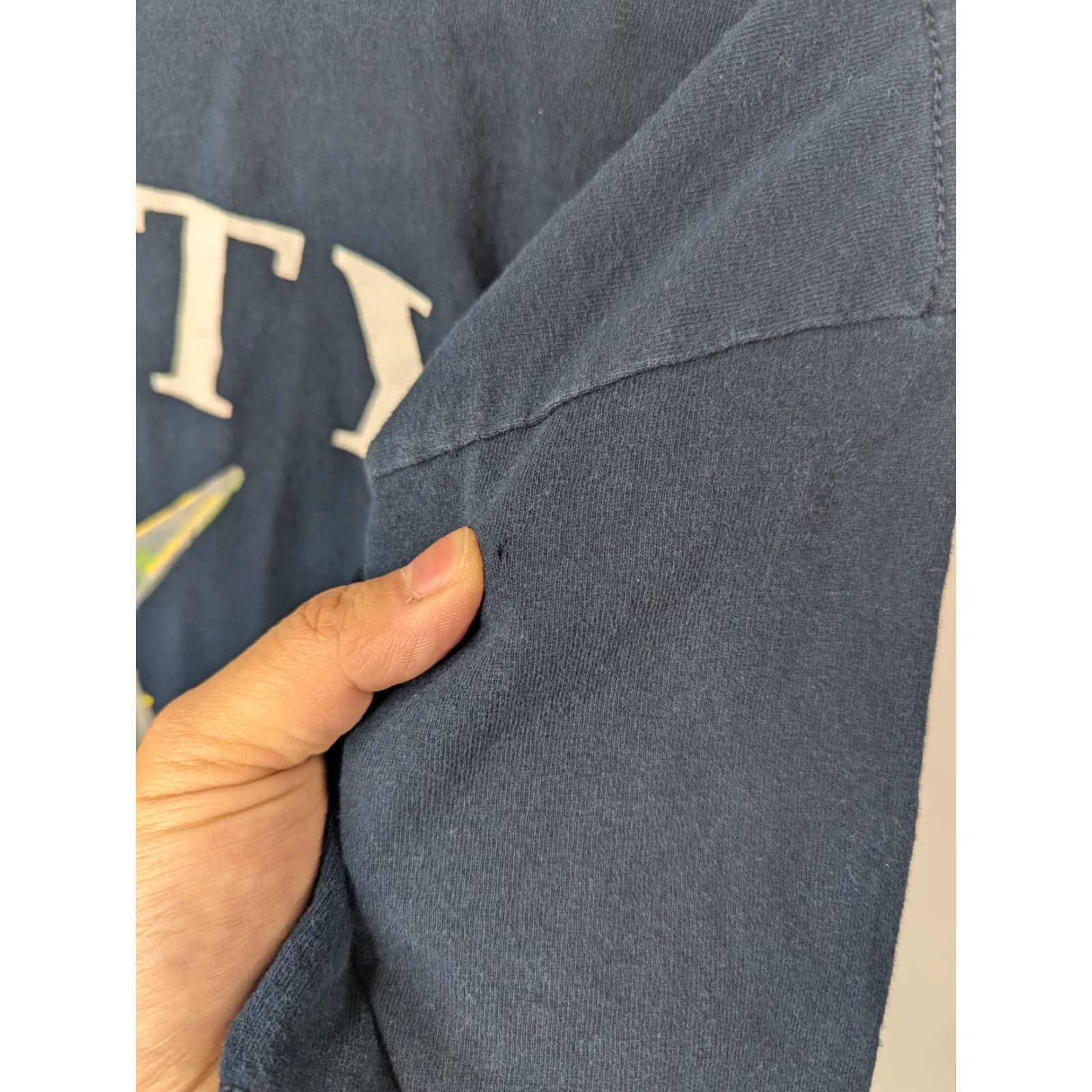 Vintage Salty Crew T Shirt Men L Blue Short Sleeve Crew Neck Chasing Tail Fish Graphic Print Logo Size US L / EU 52-54 / 3 - 3 Thumbnail