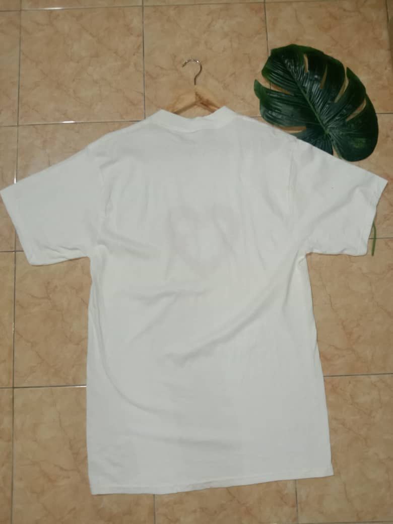 Disney Vintage 90s Disney Mickey Mouse love T-Shirt Size US L / EU 52-54 / 3 - 7 Thumbnail