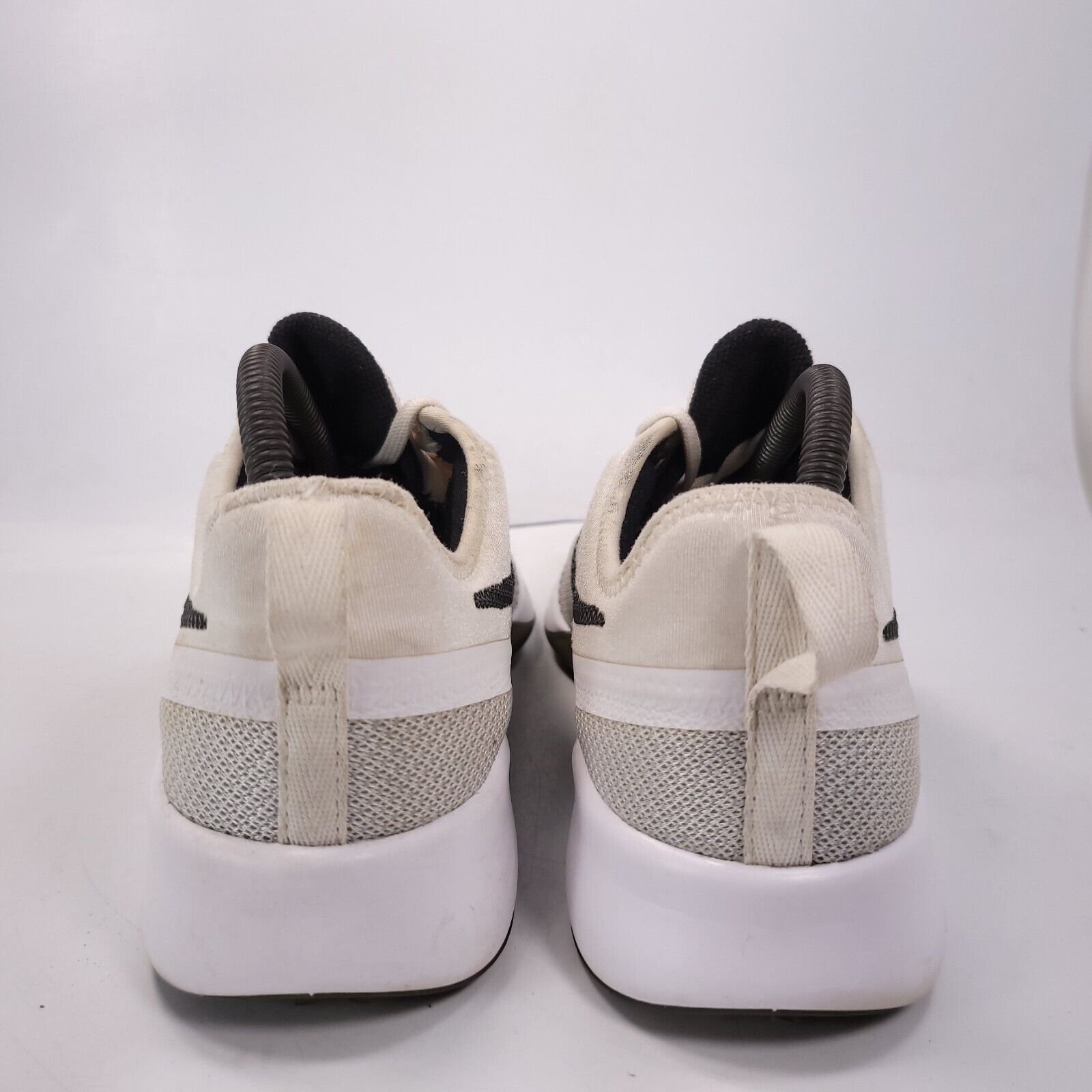 Nike Nike Zoom Dynamic Shoe Women Size 8.5 849803-100 White Black Size US 8.5 / IT 38.5 - 3 Thumbnail