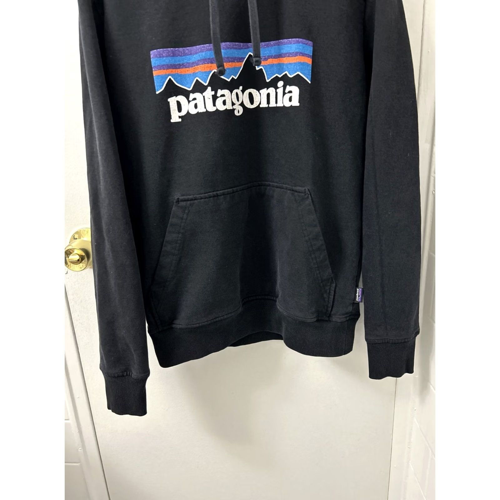 Patagonia Patagonia Hoodie P-6 Logo Uprisal Mens XS Black Pullover Sweatshirt Size US XS / EU 42 / 0 - 3 Thumbnail