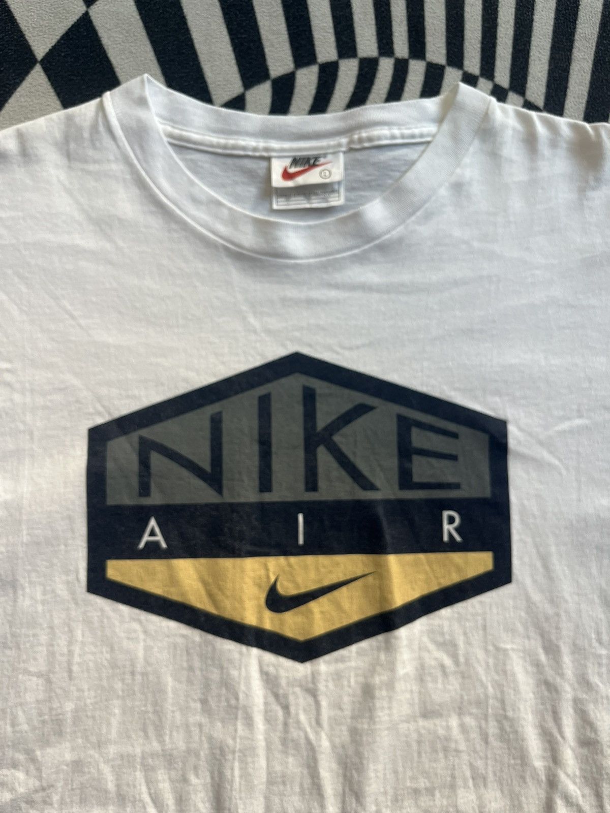 Nike Vintage NIKE AIR box logo 90’s Tshirt Size US L / EU 52-54 / 3 - 5 Thumbnail
