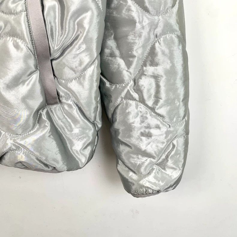 Louis Vuitton Louis Vuitton Silver glossy logo embroidered hooded drawst Size US S / EU 44-46 / 1 - 4 Thumbnail