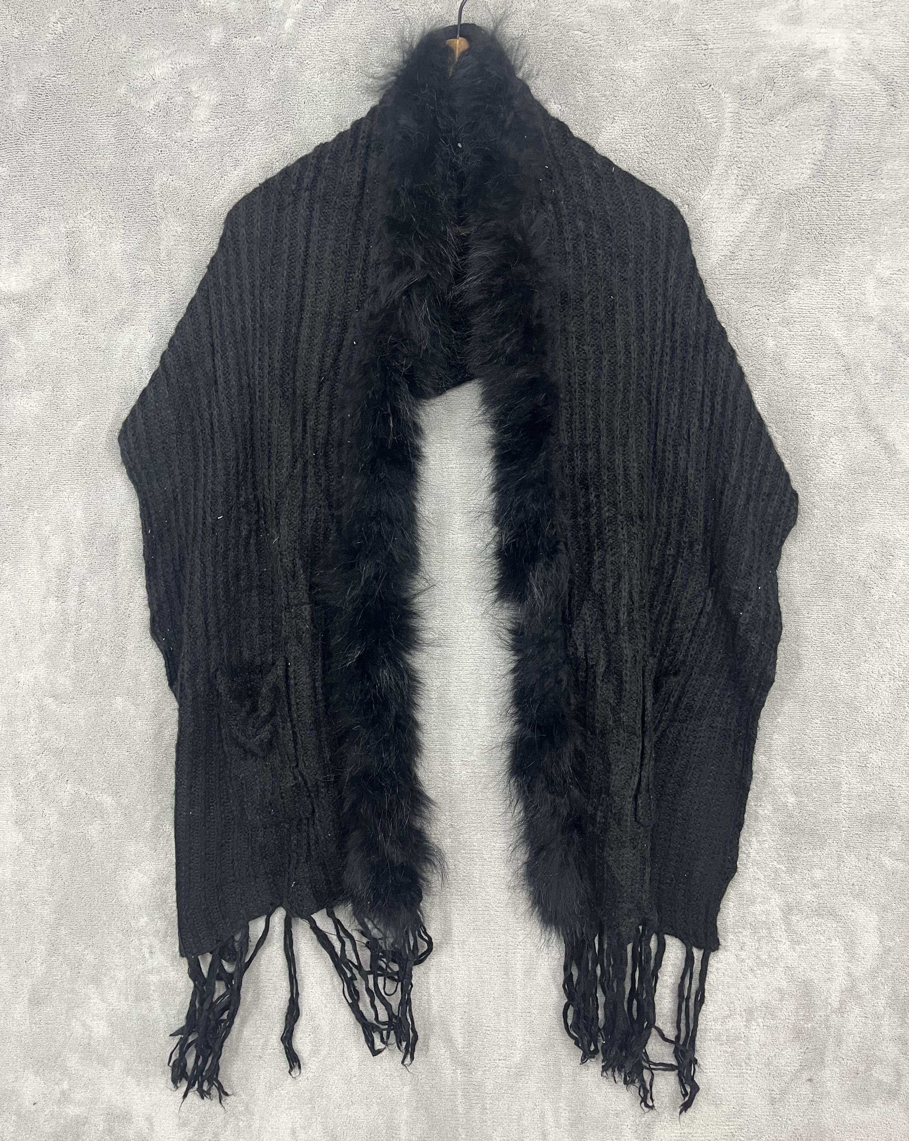 Japanese Brand Black Laila Collection Fur Scarf Muffler Neck scarf Size ONE SIZE - 1 Thumbnail