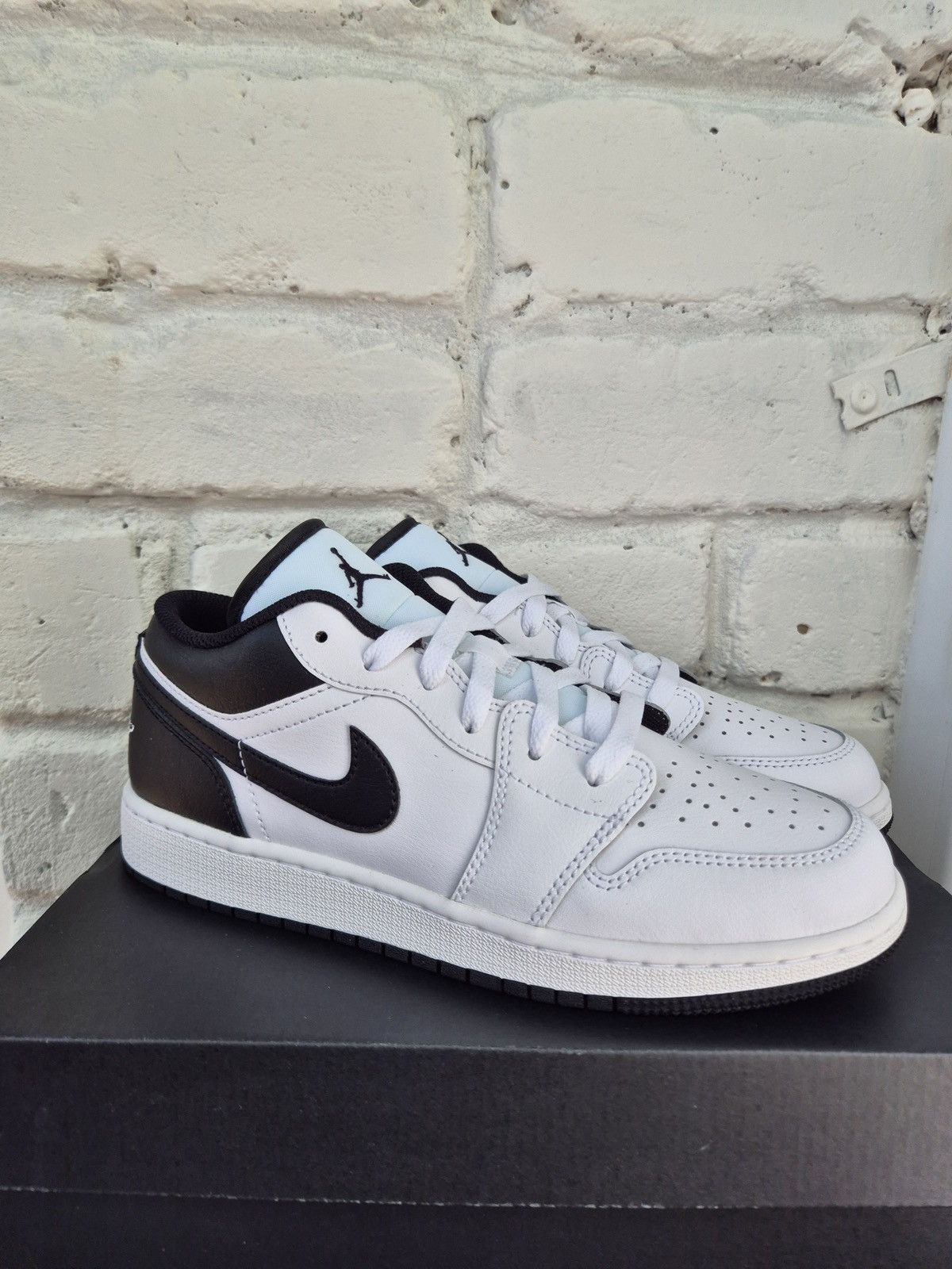 Jordan Brand Nike Air Jordan 1 Low White Black (553560-132) 38.5 EU Size US 7.5 / IT 37.5 - 12 Thumbnail