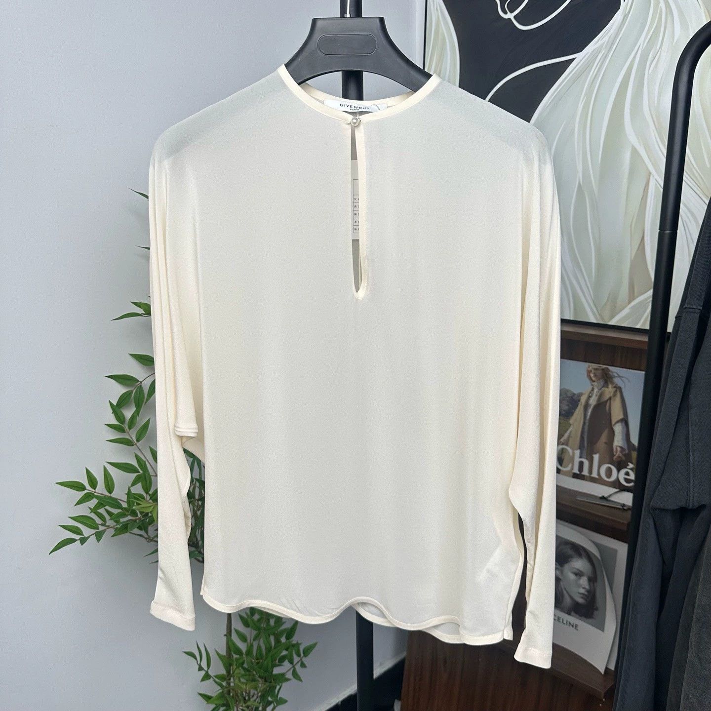 Givenchy Givenchy Silk Top with Pearl Buttons Size S / US 4 / IT 40 - 1 Thumbnail