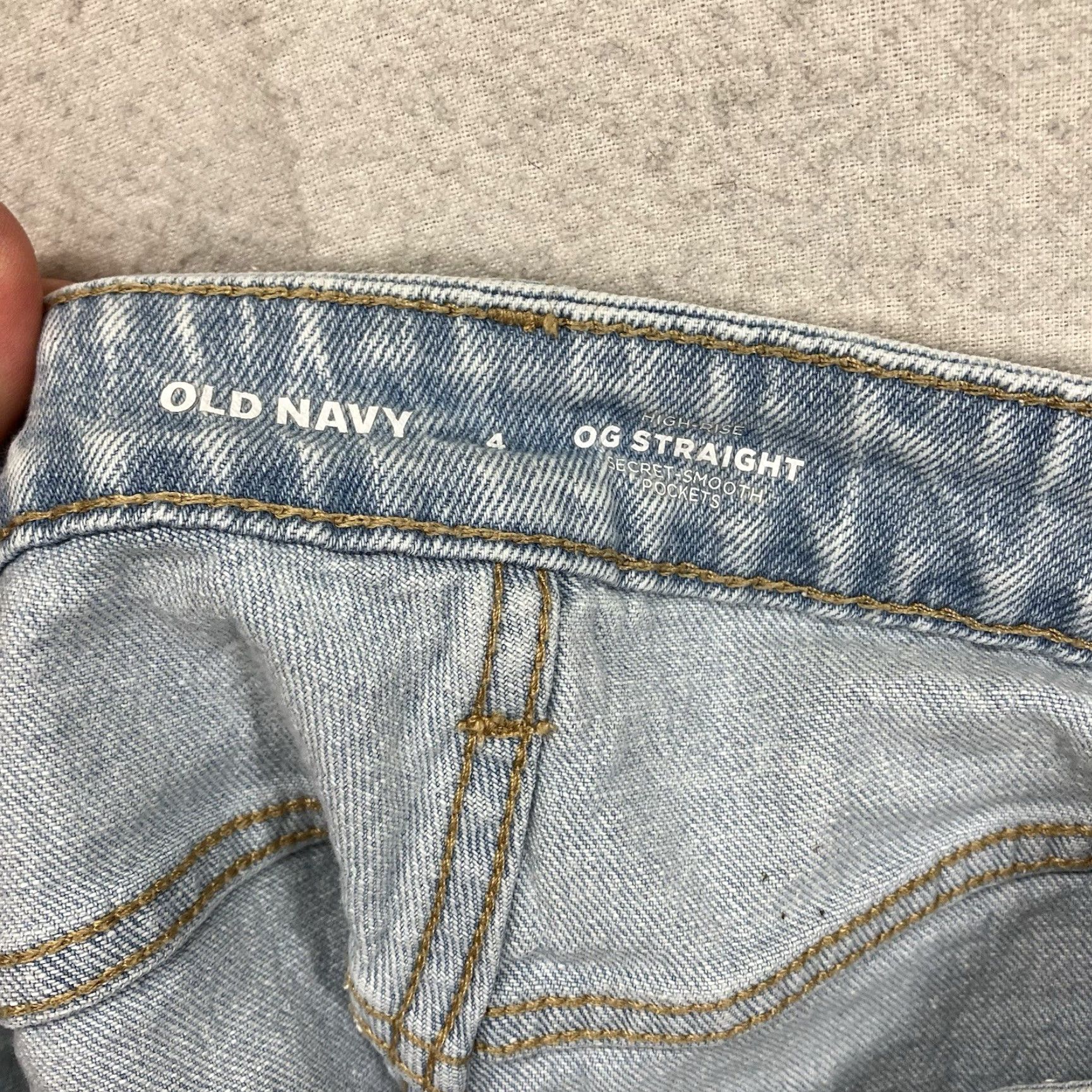Old Navy Old Navy Women's Denim Shorts Cut-Off Light Blue 29x3 Stretch High Rise Size 4 5-Pocket Button Zip Vintage? No Size 27" / US 4 / IT 40 - 3 Thumbnail