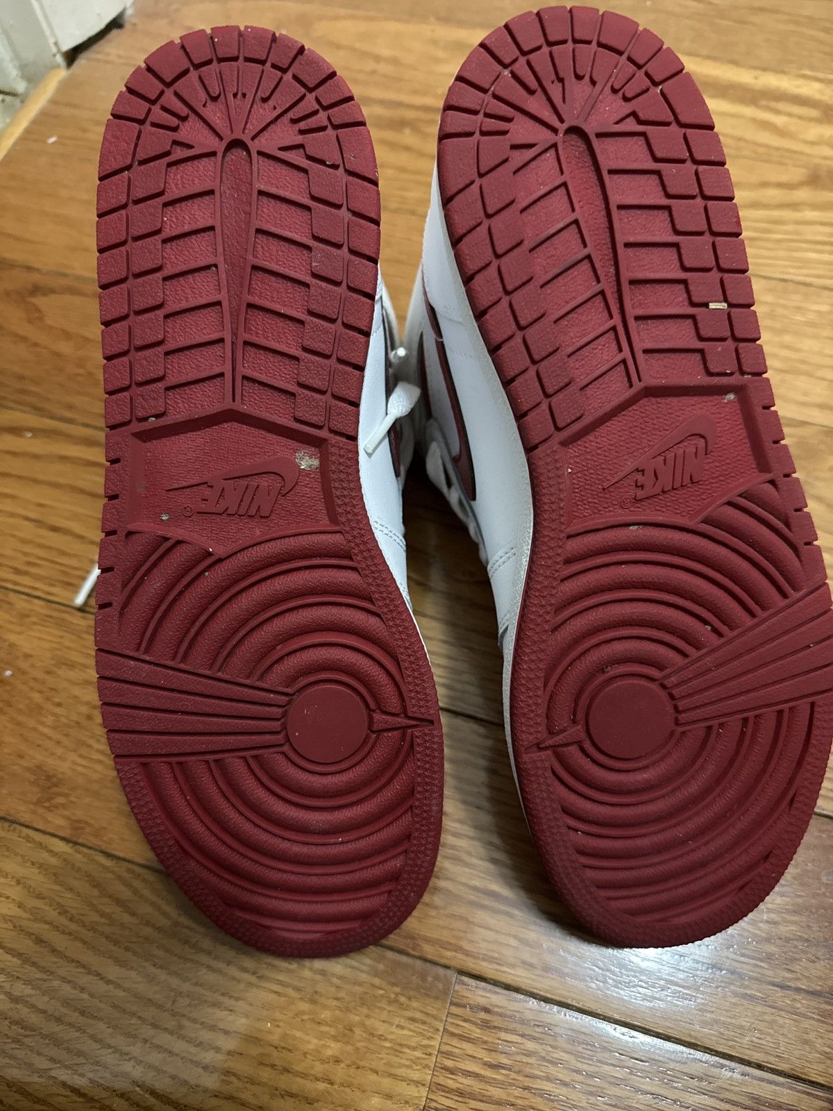 Jordan Brand × Nike Air Jordan 1 Metallic red size 6.5 (2017) Size US 6.5 / EU 39-40 - 5 Thumbnail