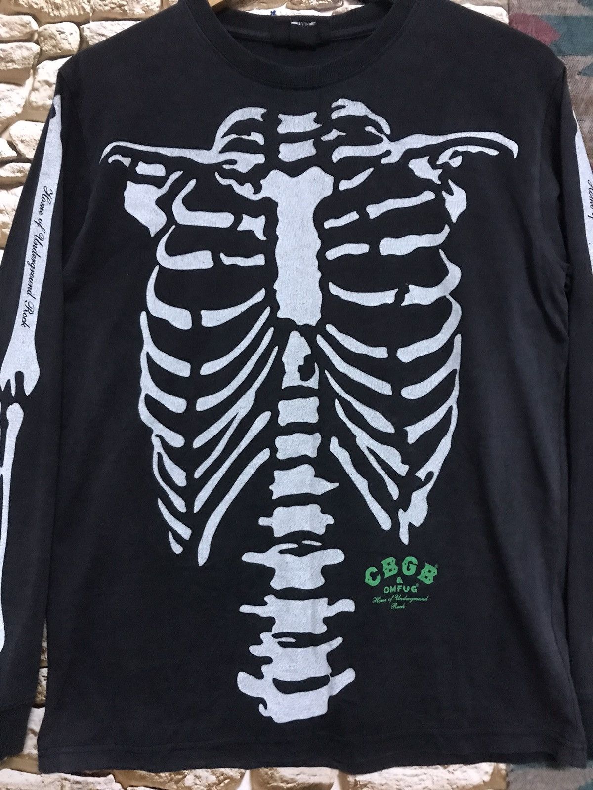 Band Tees CBGB & OMFUG Home of Underground Rock Bone Mirror Print Size US L / EU 52-54 / 3 - 3 Thumbnail