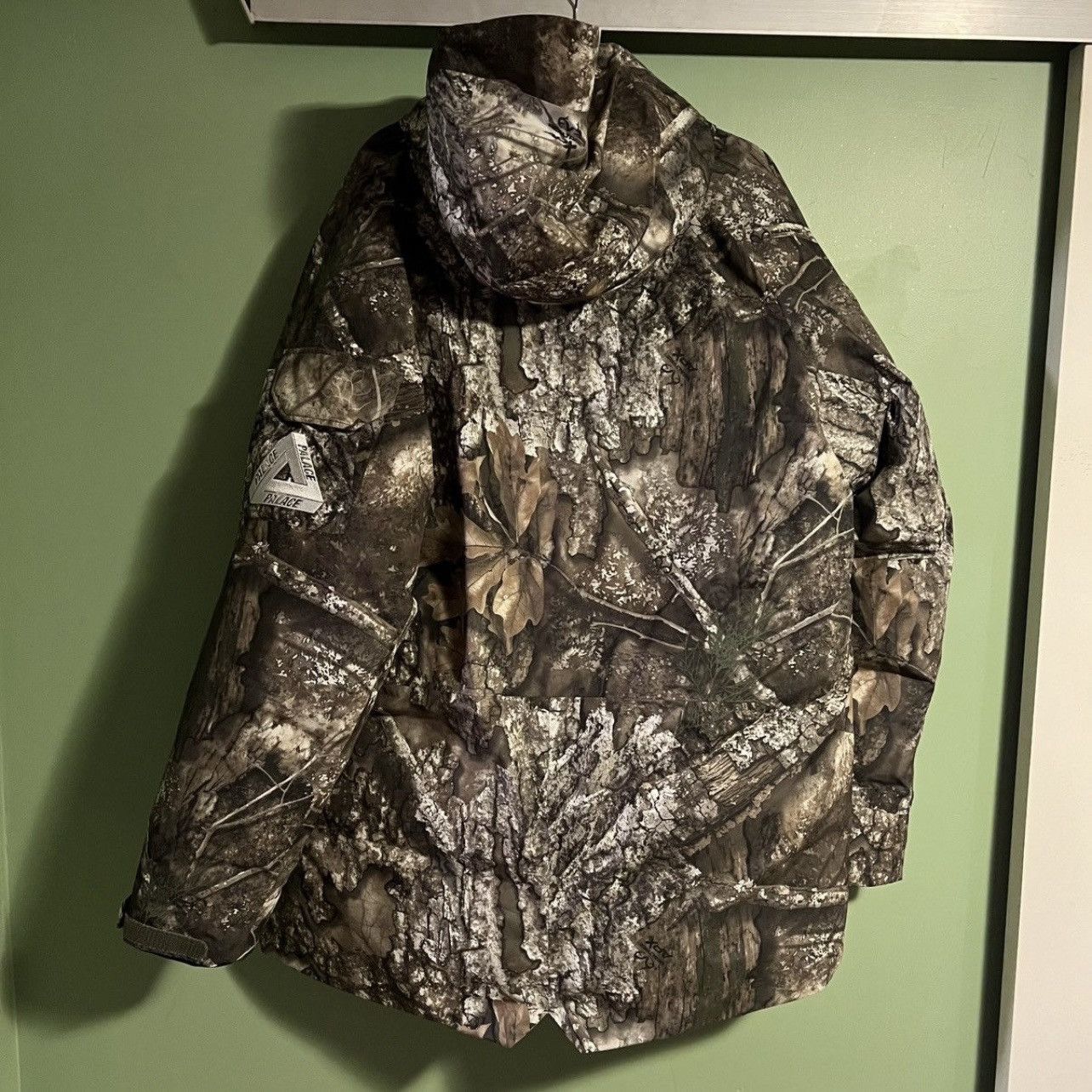Palace GORE-TEX CARGO DOWN PARKA REALTREE APX Size US XL / EU 56 / 4 - 3 Thumbnail