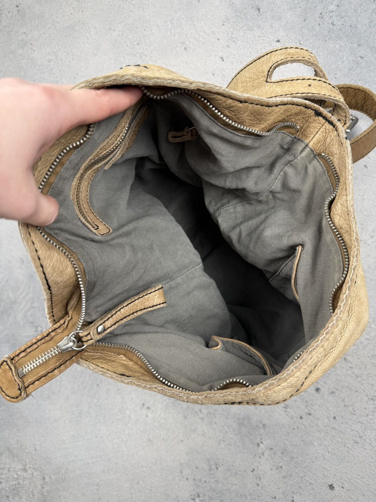 LIEBESKIND BERLIN Liebeskind Berlin Tan Leather Slouchy Crossbody Shoulder Bag Size ONE SIZE - 12 Thumbnail