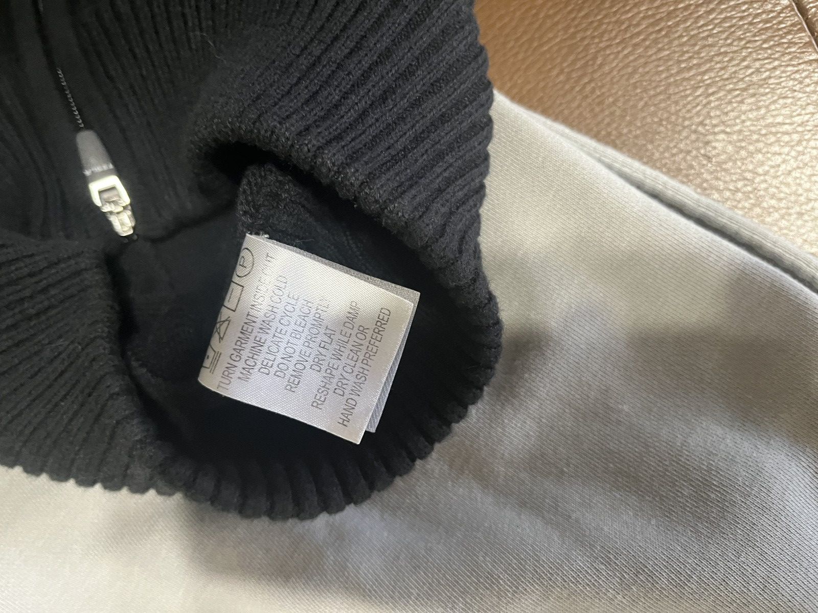Other Tesla size large Size US L / EU 52-54 / 3 - 6 Thumbnail