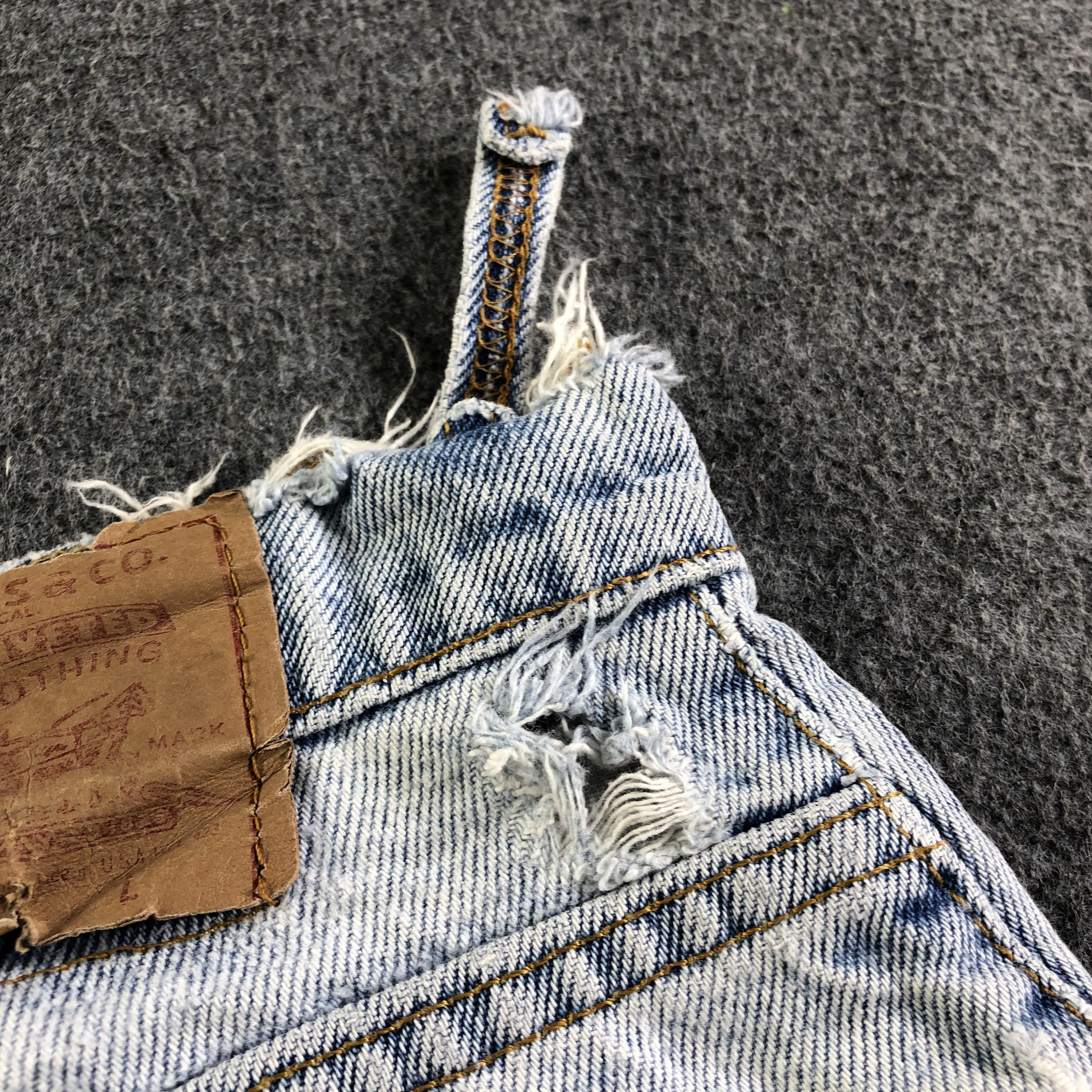 Levi's Vintage Light Wash Levis Jeans-J4468 Size US 26 / EU 42 - 9 Thumbnail