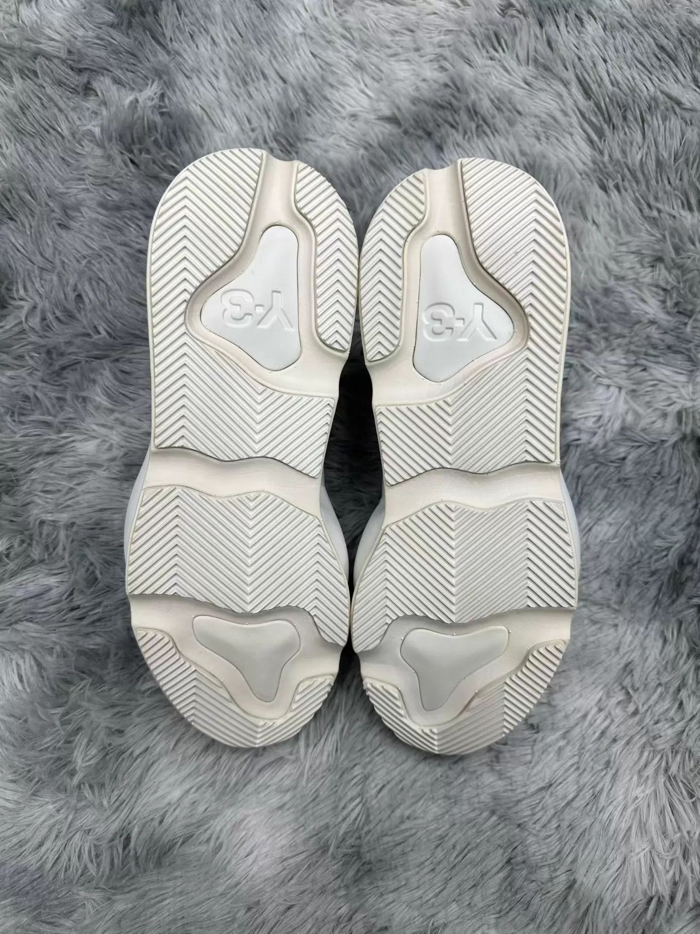 Y-3 Y-3 kaiwa black white casual 44.5 BNIB Size US 11.5 / EU 44-45 - 5 Thumbnail