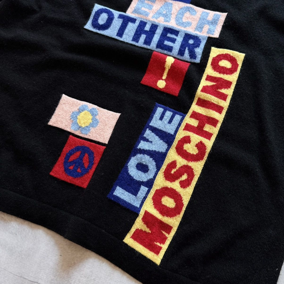 Love Moschino Moschino Lets Love Each Other Wool T-Shirt Sweater Size M / US 6-8 / IT 42-44 - 4 Thumbnail