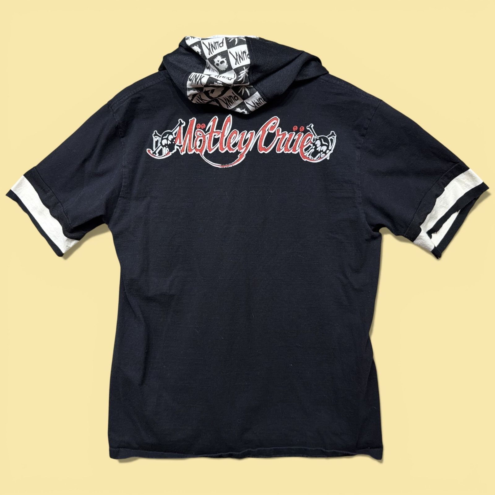 Vintage Vintage Motley Crue 2000s Hoodie T Shirt Size Medium Size US M / EU 48-50 / 2 - 4 Thumbnail
