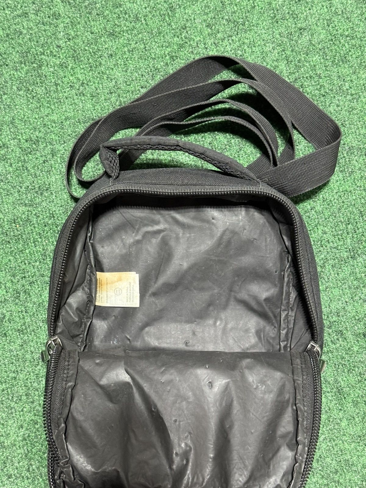 Nike Vintage Nike Swoosh Crossbody Bag Size ONE SIZE - 3 Thumbnail