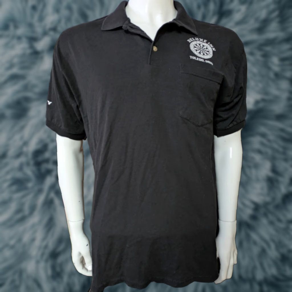 Gildan VTG Deluxe Inn Toledo OH Dive Bar Darts Pocket Polo Shirt Large Black Cotton Blend Gildan Men's Polo Shirt Rugby Style Short Sleeve Beer 70s? Size US L / EU 52-54 / 3 - 1 Thumbnail