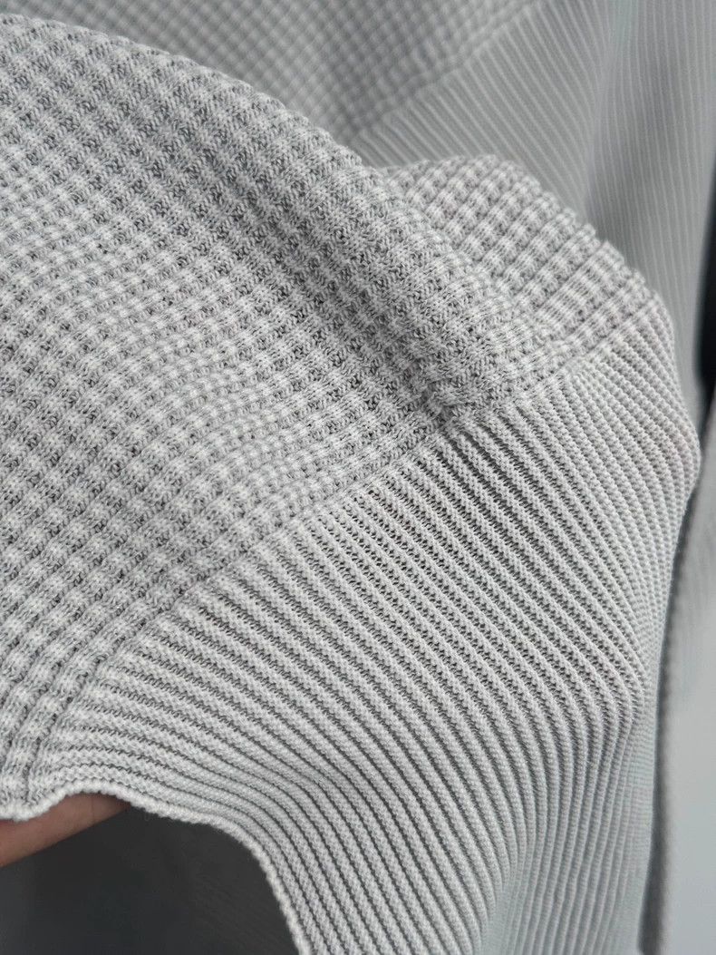 Issey Miyake Issey Miyake size:2 A light grey flower-bud shaped top swe Size XS / US 0-2 / IT 36-38 - 3 Thumbnail