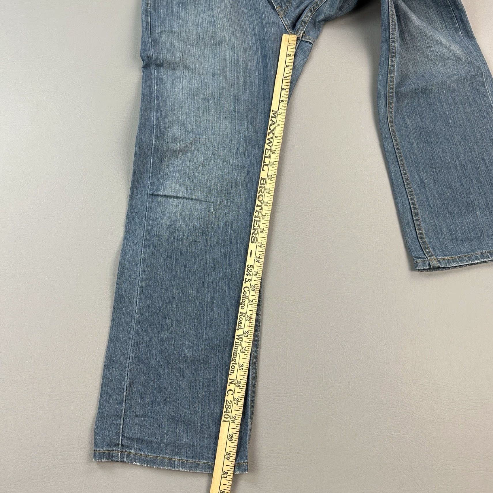 Levi's VINTAGE Levi's 559 Jeans Mens 36x31 Blue Denim Relaxed Straight 90s Y2K USA Solid Pattern Size US 36 / EU 52 - 2 Thumbnail