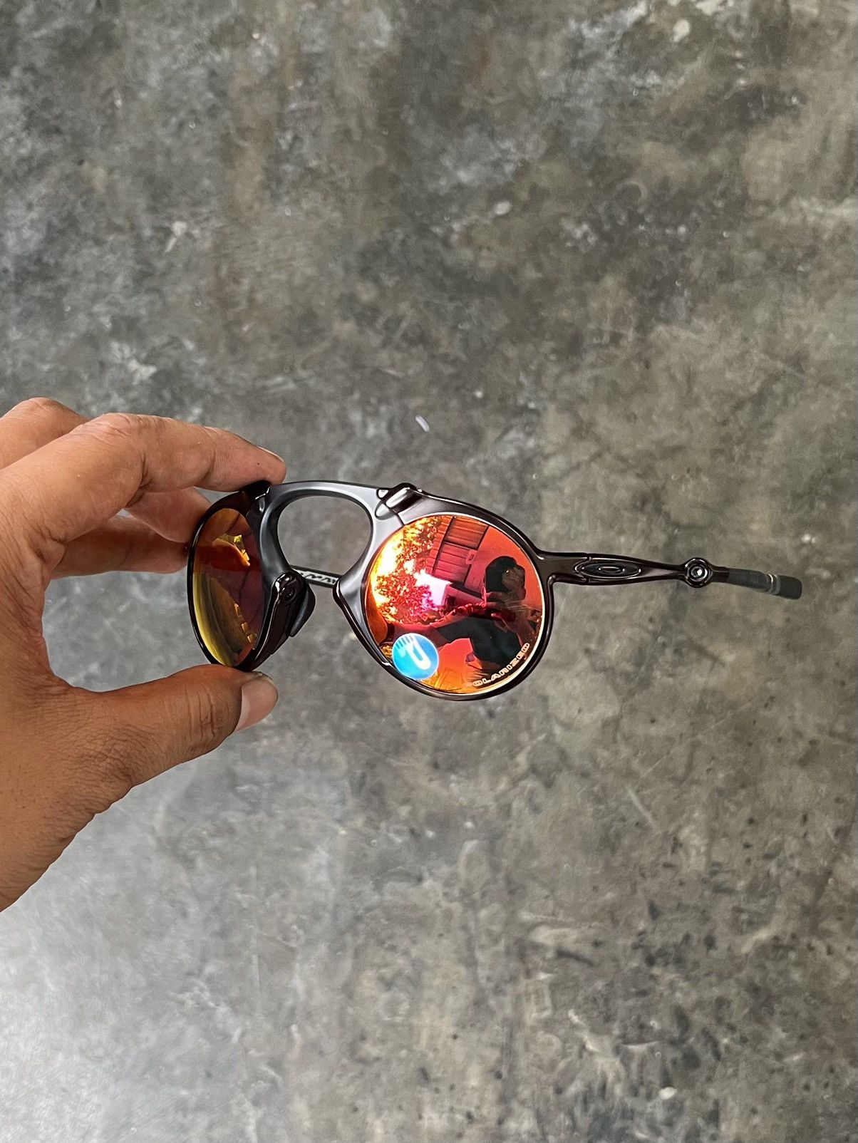Oakley Oakley Madman Dark carbon / Ruby Polarized Size ONE SIZE - 1 Thumbnail