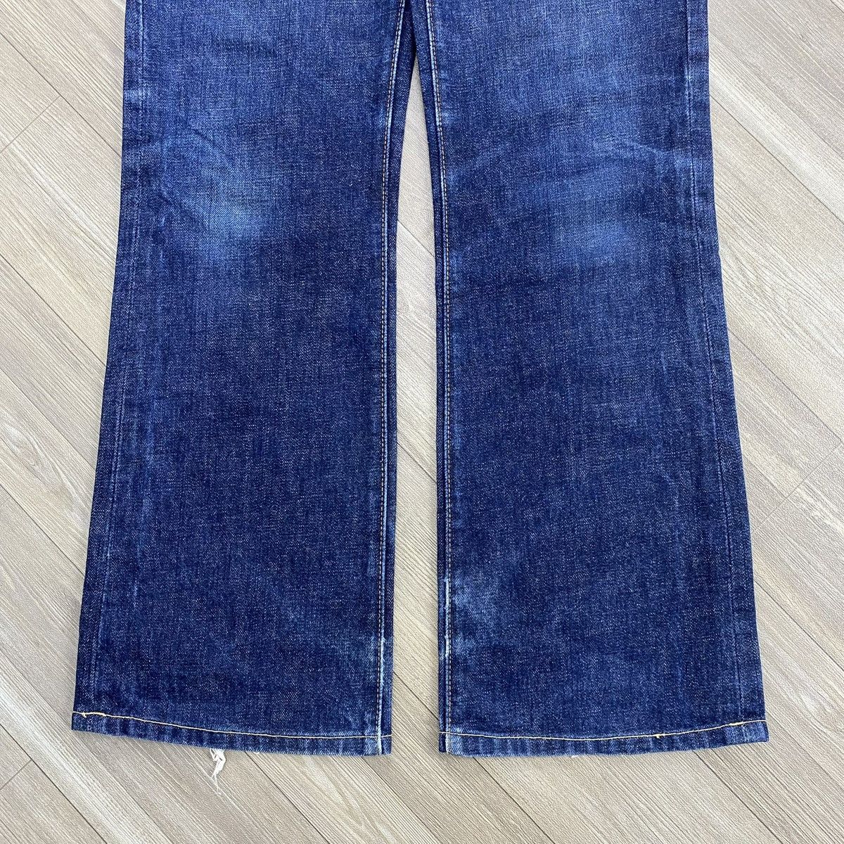 Levi's Vintage Clothing 1990s Vintage Levis 517 Bell Button Bootcut Flared Jeans Size US 31 - 9 Thumbnail